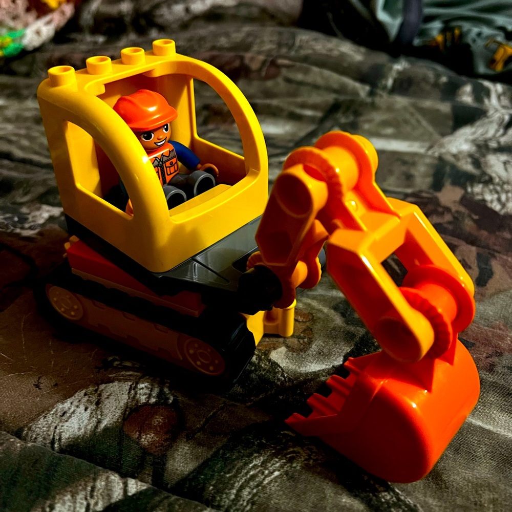 Duplo Lego Construction Rig